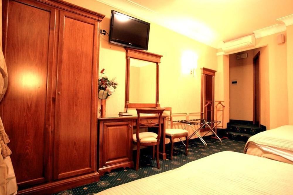 Luxury H 2000 Couette-café Rome